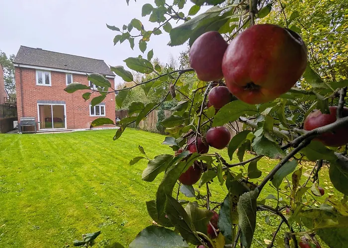 Spacious 4 Bed Riverside Home