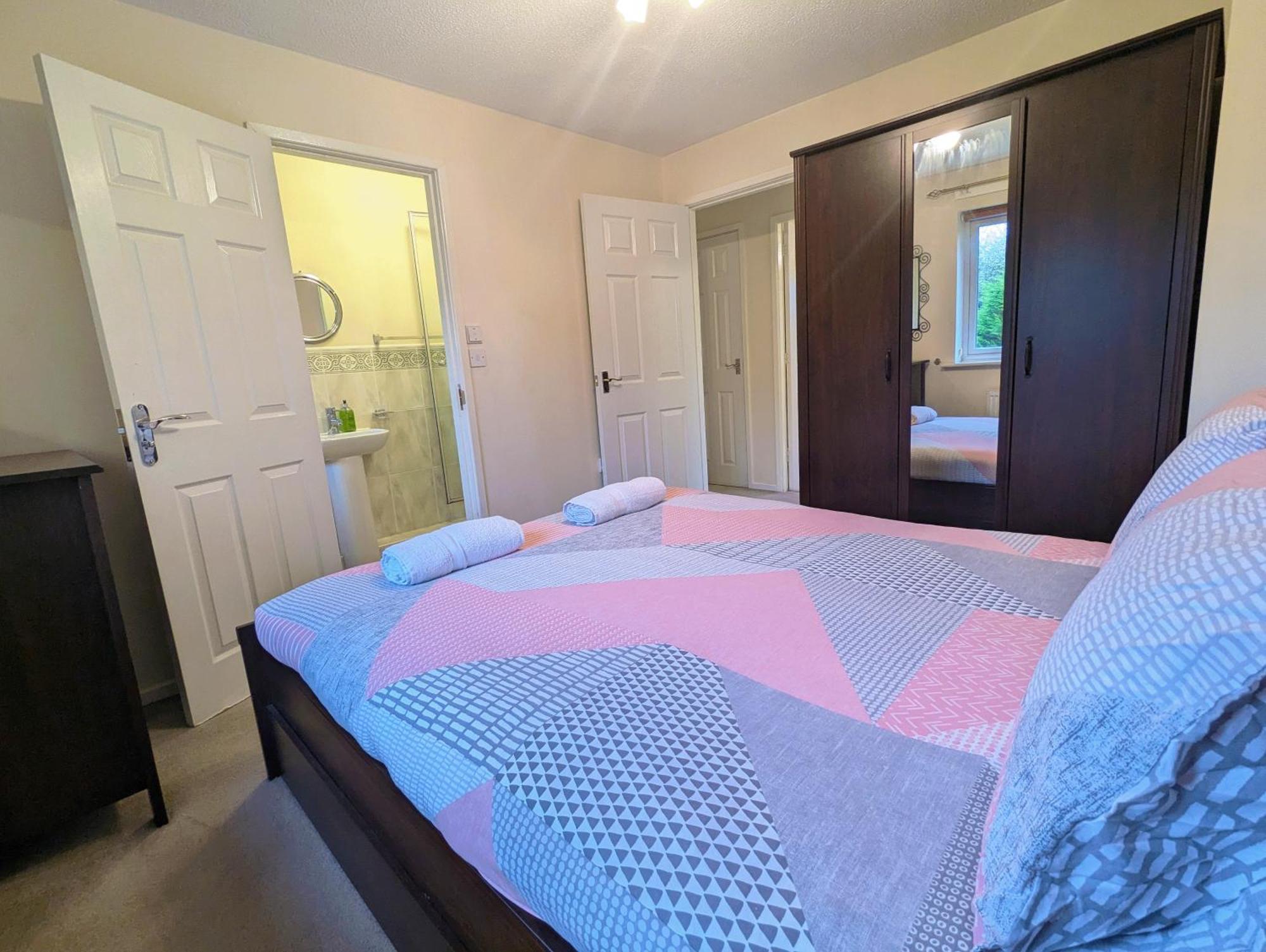 Сasa de vacaciones Spacious 4 Bed Riverside Mánchester
